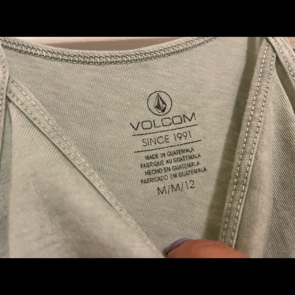 Volcom medium tank - Picture 2 of 3